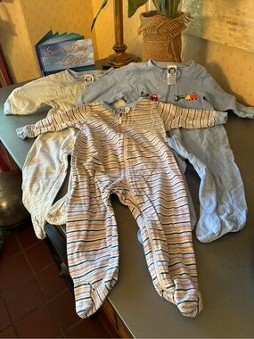 3 NEW NEVER WORN, GERBER baby boy’s  one piece footed sleepers, zip front.